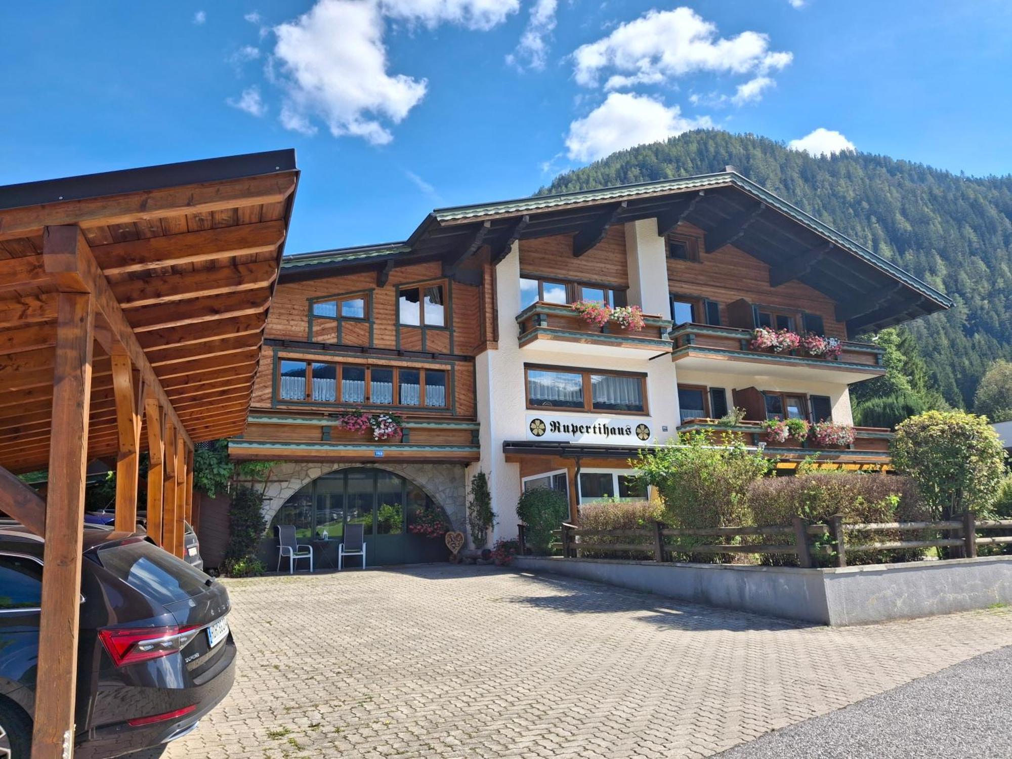 Ferienwohnungen Rupertihaus Flachau Buitenkant foto