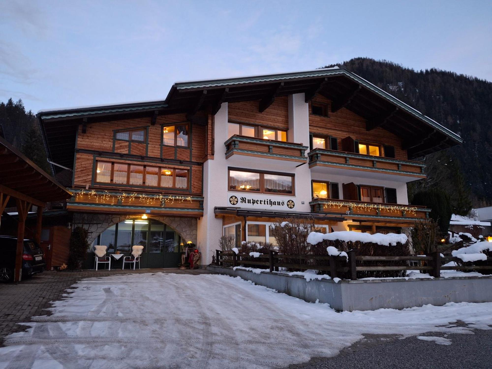 Ferienwohnungen Rupertihaus Flachau Buitenkant foto